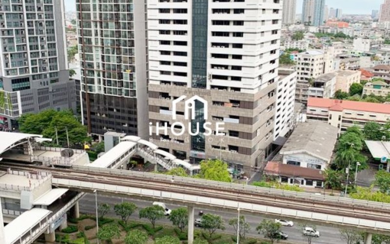 Q. House Condo Sathorn