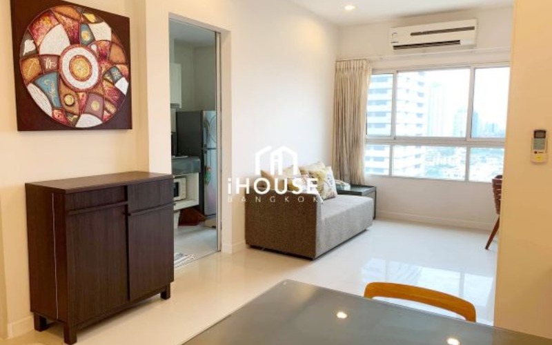 Q. House Condo Sathorn