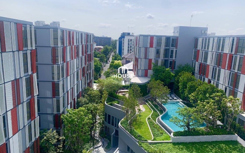 Taka Haus Ekamai 12