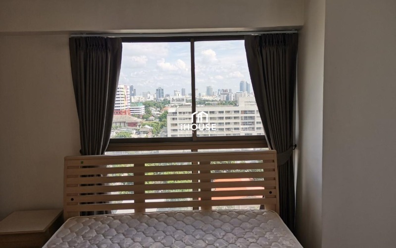 Baan Phaholyothin Place