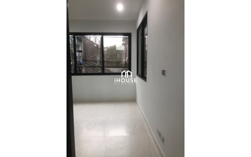 Baan klang muang classe sukhumvit 77