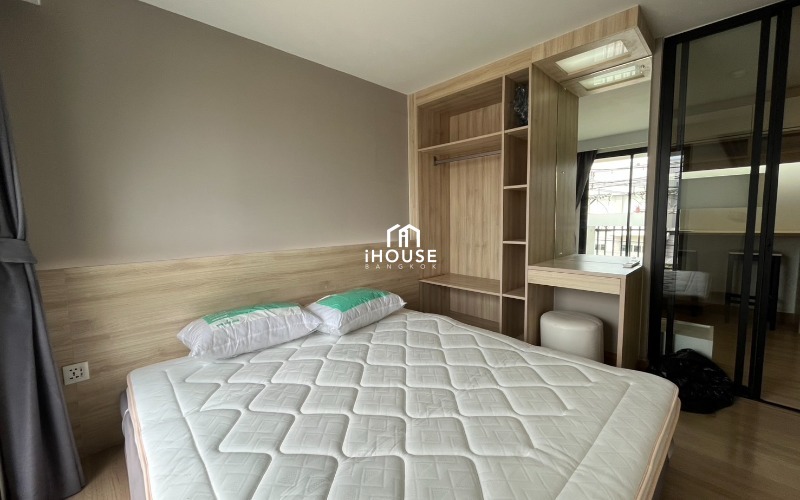 Level Condominium